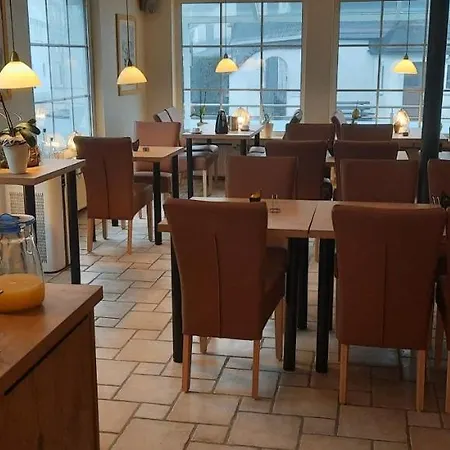 Zum Kreuzberg ホテル