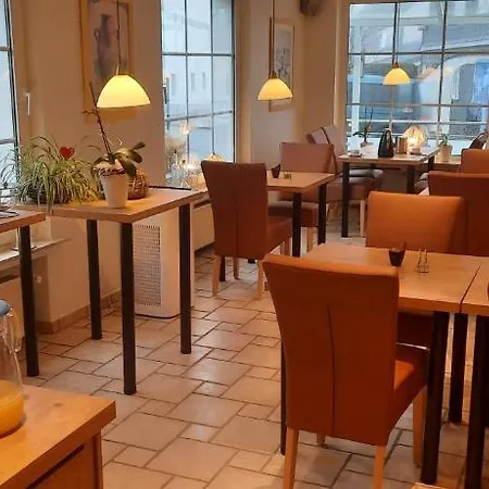 Zum Kreuzberg ホテル 3*
