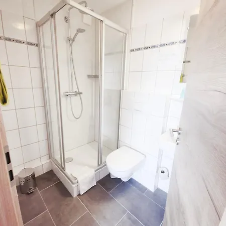 Zum Kreuzberg Hotel 3*