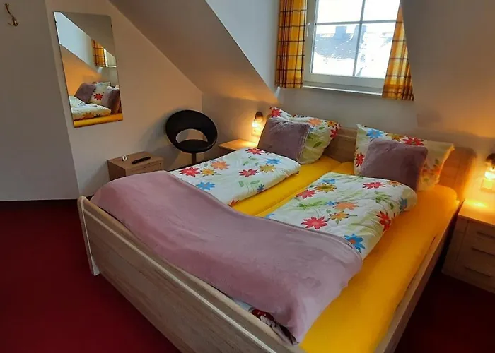 Zum Kreuzberg ホテル