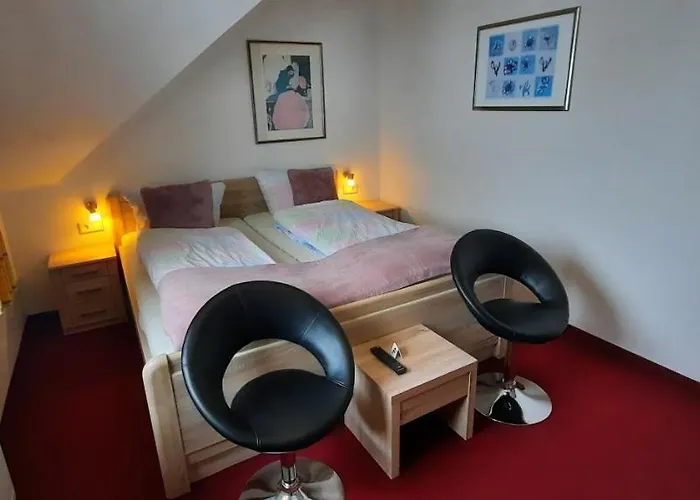 Zum Kreuzberg ホテル 3*