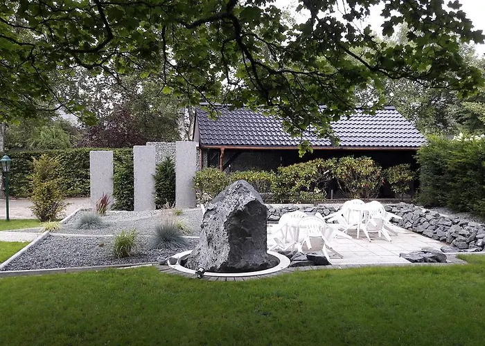 ホテル Zum Kreuzberg 3*