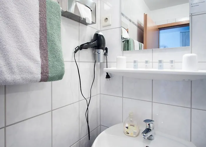 Zum Kreuzberg Hotel 3*